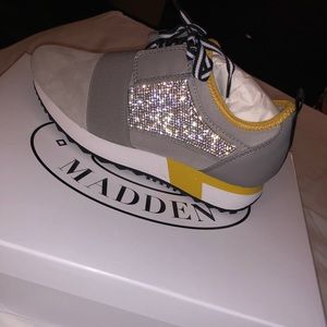 ‼️SOLD‼️ 🆕 Women’s Steve Madden